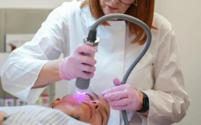 Huidverstrakking gezicht: soorten behandelingen en resultaat